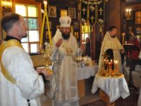 2 июня  епископ Костомукшский и Кемский совершил Уставное вечернее заупокойное богослужение  в Покровском кафедральном храме