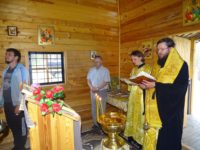 4 июля 2017 г. епископ Костомукшский и Кемский Игнатий совершил водосвятный молебен в часовне свт. Николая Чудотворца п. Ледмозеро Муезерского района
