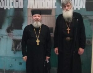 Духовенство и прихожане Троицкого храма Сегежи посетили спектакль о событиях на Донбассе