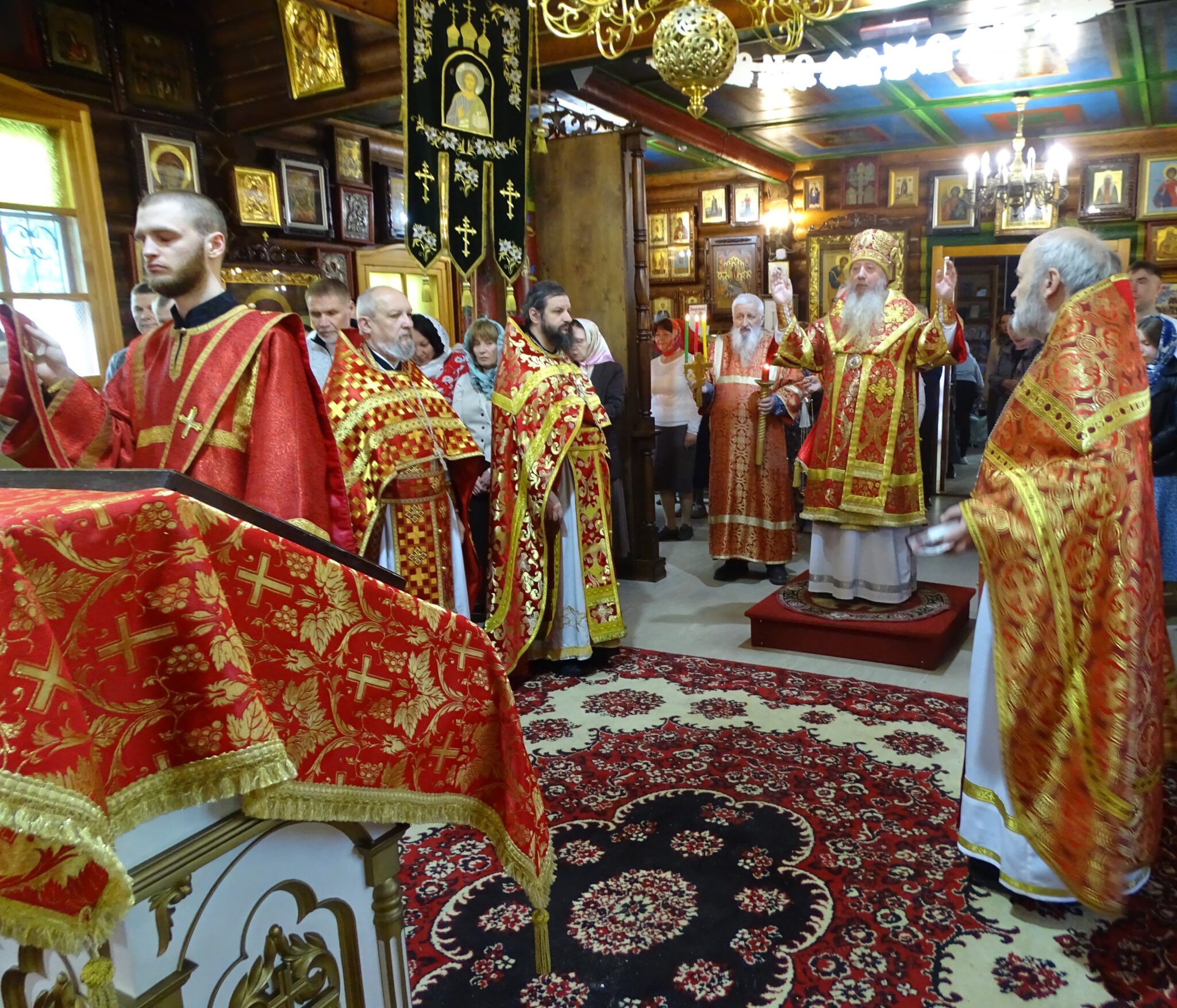В Неделю 6-ю по Пасхе, епископ Борис совершил Литургию в Покровском кафедральном храме
